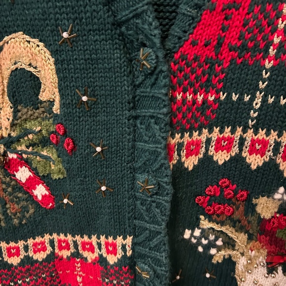 Christmas Vest with decorative embellishment - Picture 3 of 11